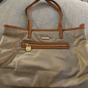 Michael Kors Taupe Brown Gold Shoulder Bag Purse GREAT CONDITION!